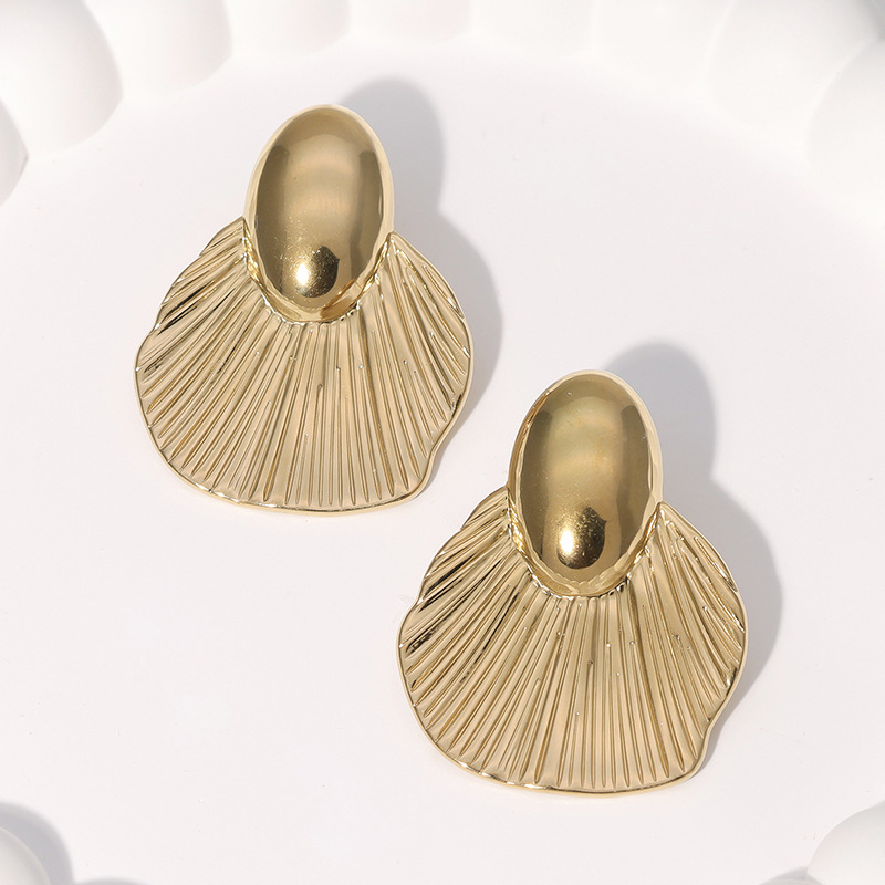 Gold Pearl Shell Earrings