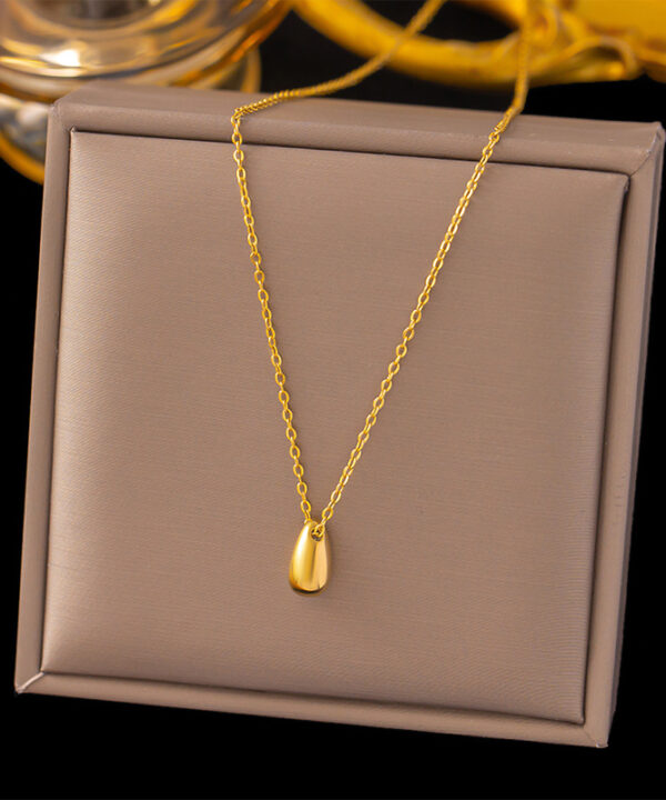 Pendant Necklace in Pakistan