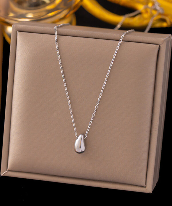 Pendant Necklace in Pakistan