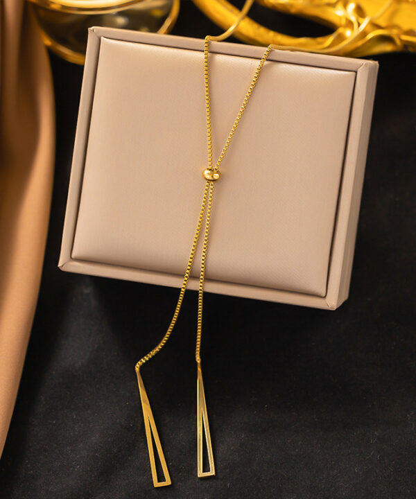 Pendant Necklace in Pakistan
