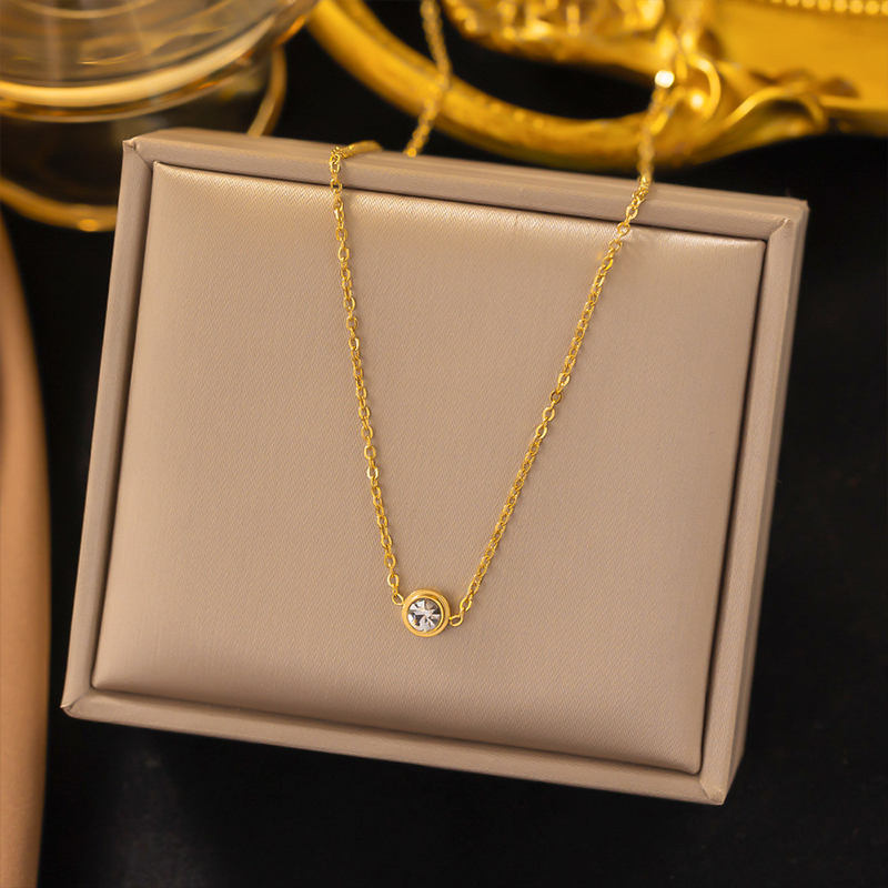 Pendant Necklace in Pakistan