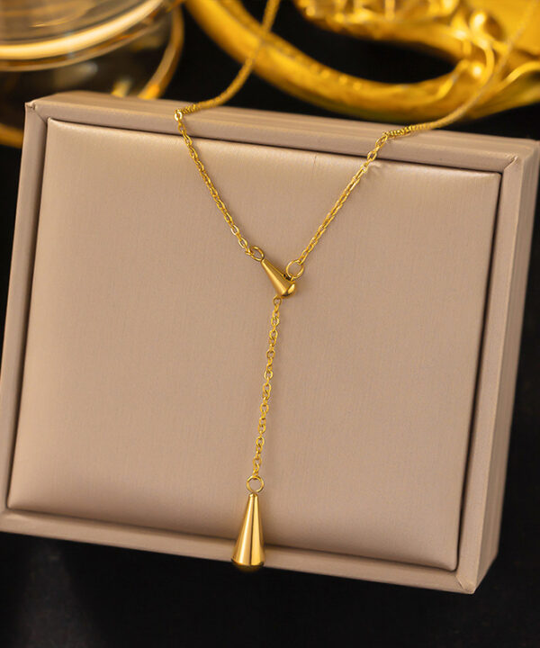 Pendant Necklace in Pakistan