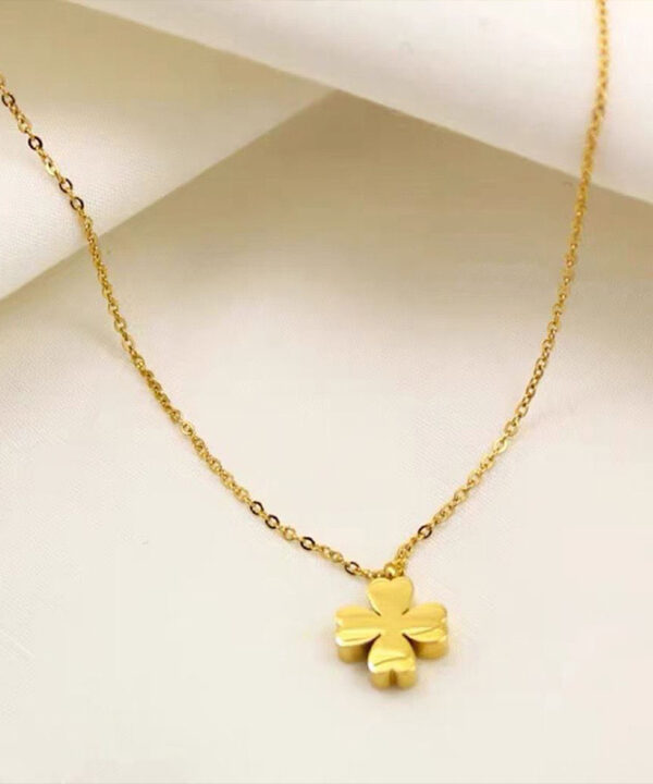 Pendant Necklace in Pakistan