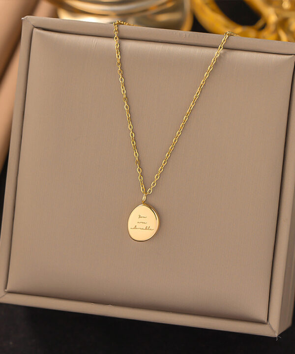 Pendant Necklace in Pakistan