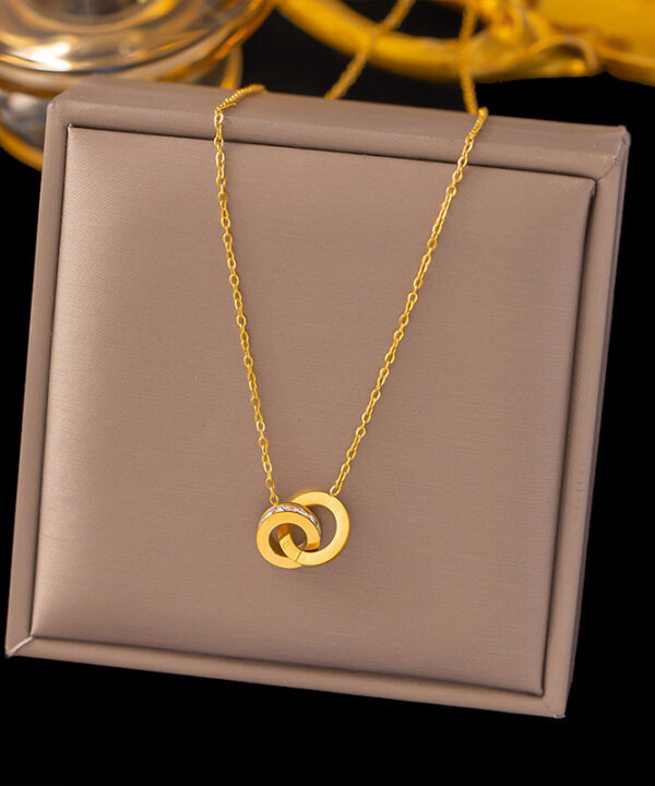 Pendant Necklace in Pakistan