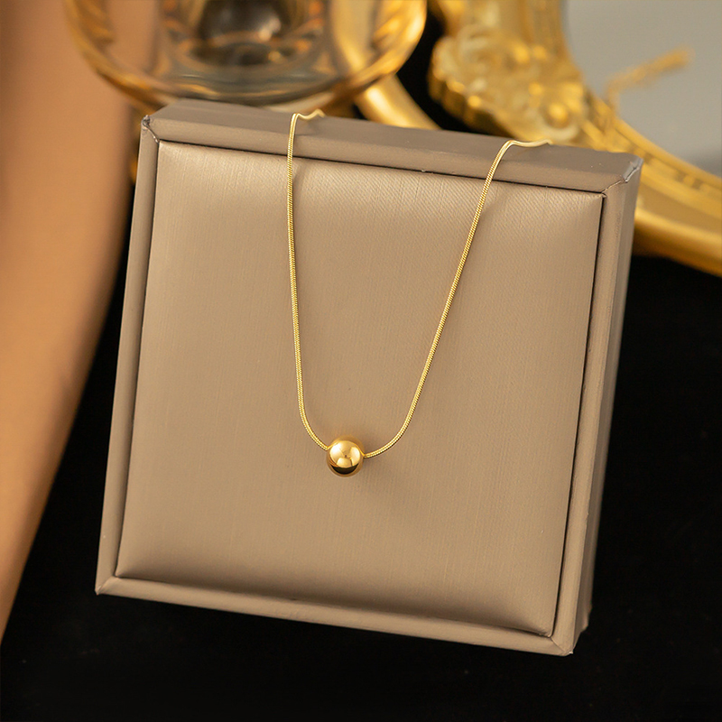 Pendant Necklace in Pakistan