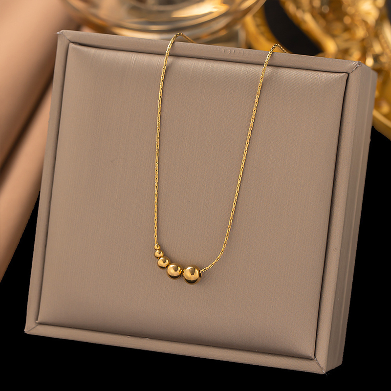 Pendant Necklace in Pakistan