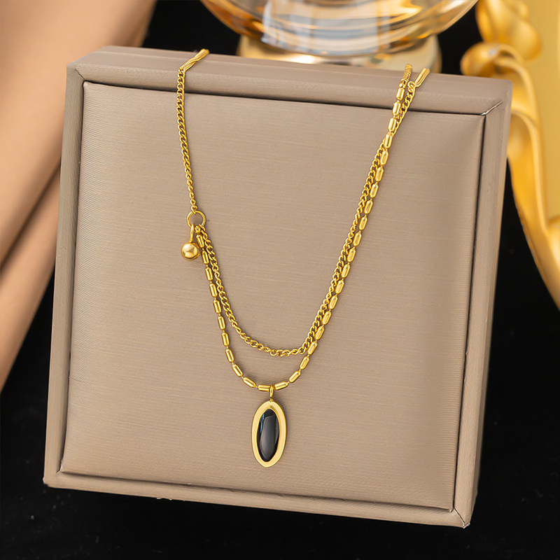 Pendant Necklace in Pakistan