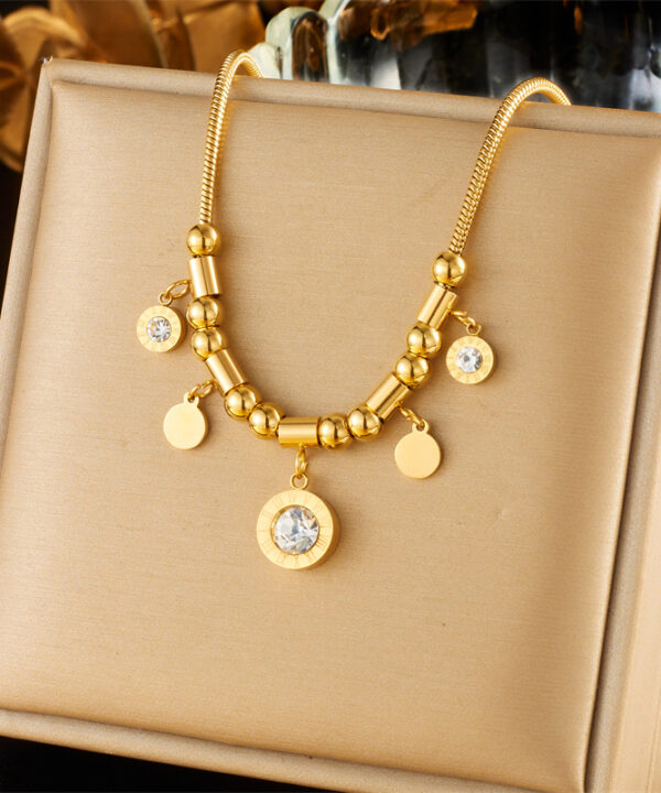 Pendant Necklace in Pakistan