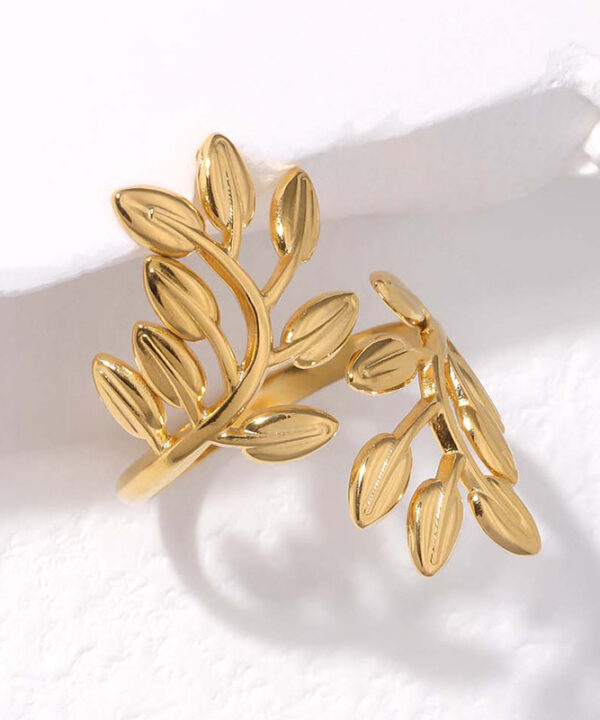 Gold Tamed Leaves