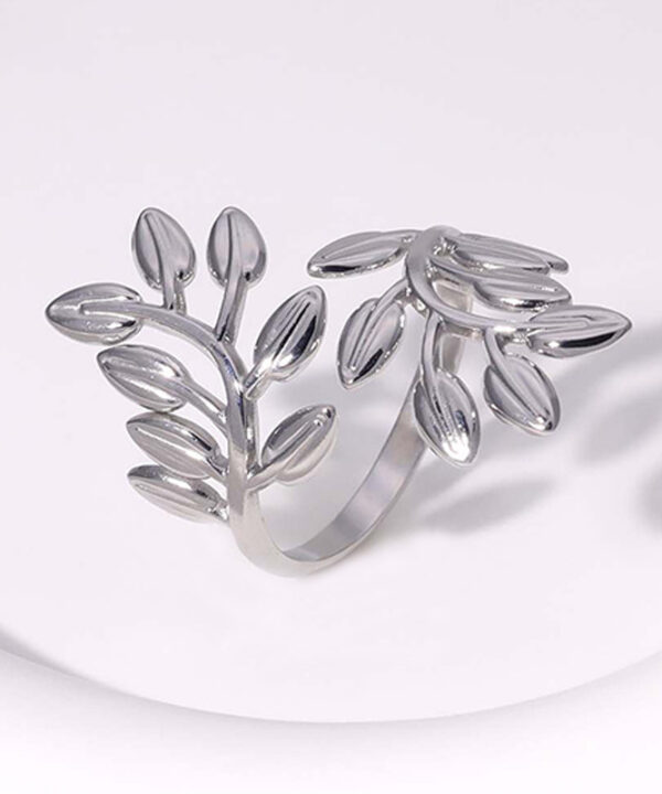 Silver Tamed Leaves