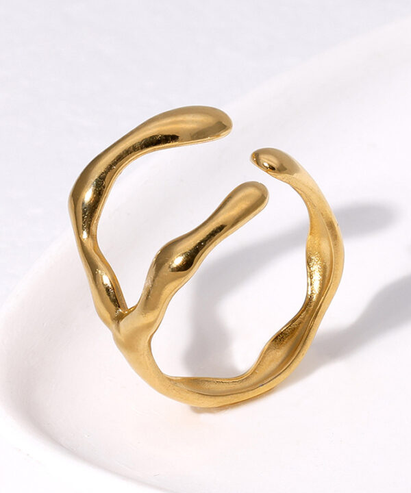 Abstract Claw Ring