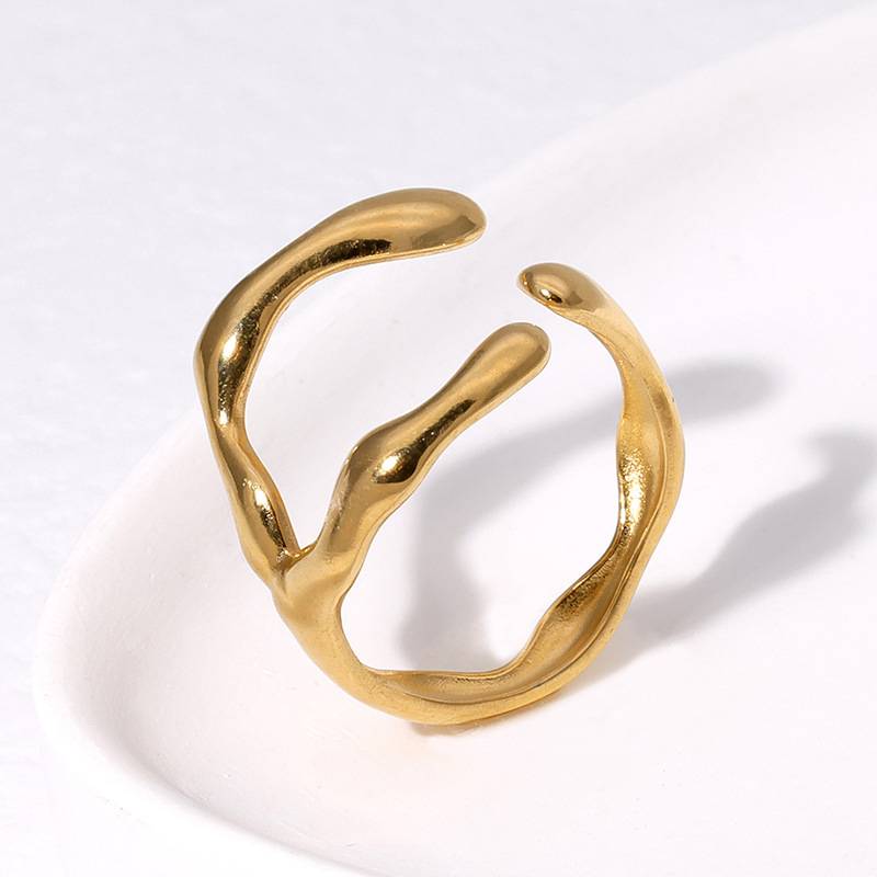 Abstract Claw Ring