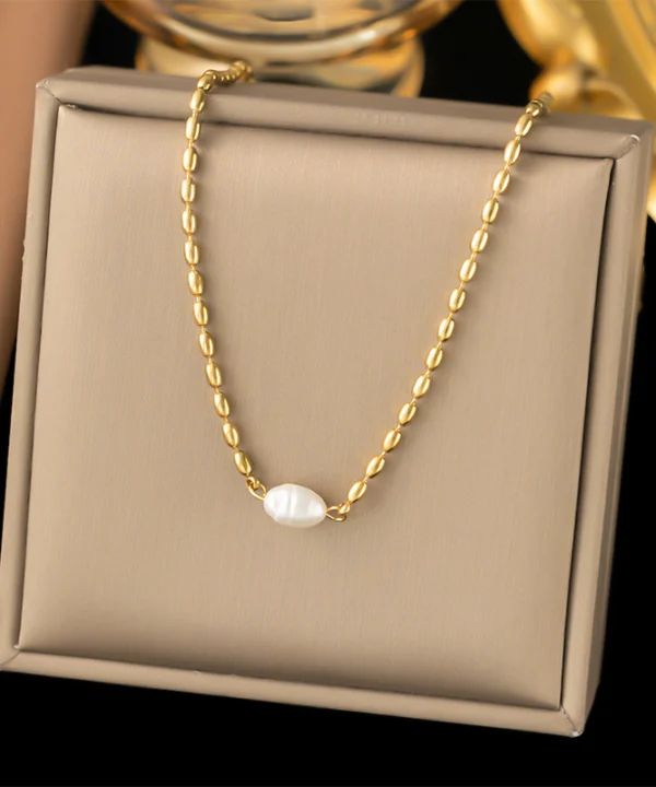 Pendant Necklace in Pakistan